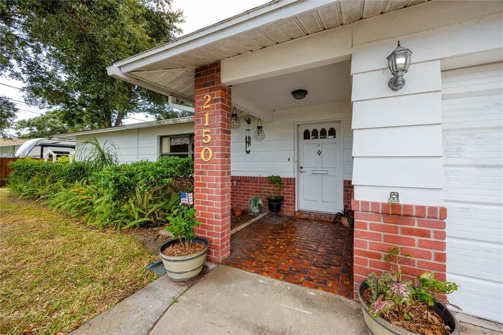 Active With Contract: $475,000 (3 beds, 2 baths, 2172 Square Feet)