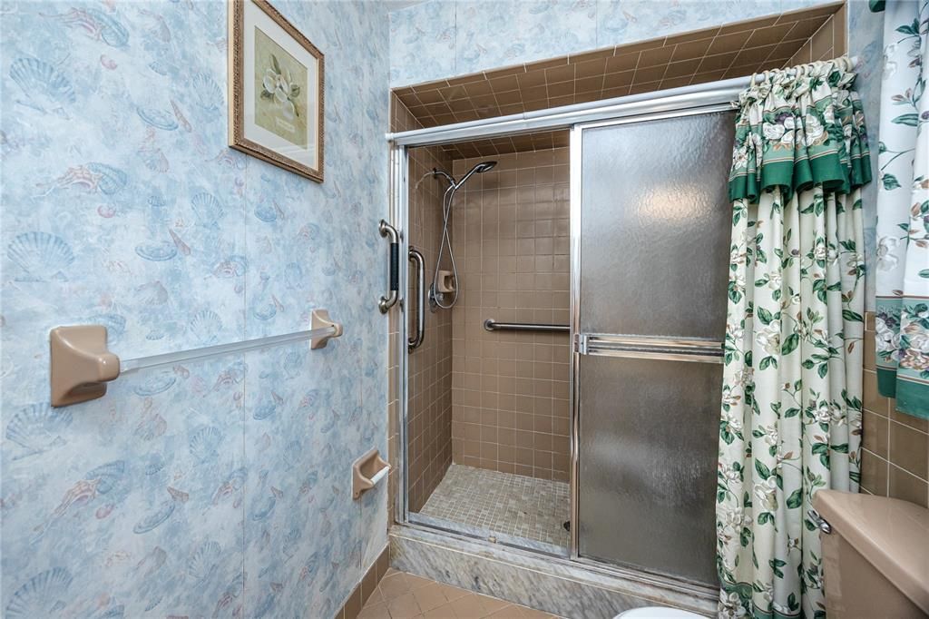 Active With Contract: $475,000 (3 beds, 2 baths, 2172 Square Feet)