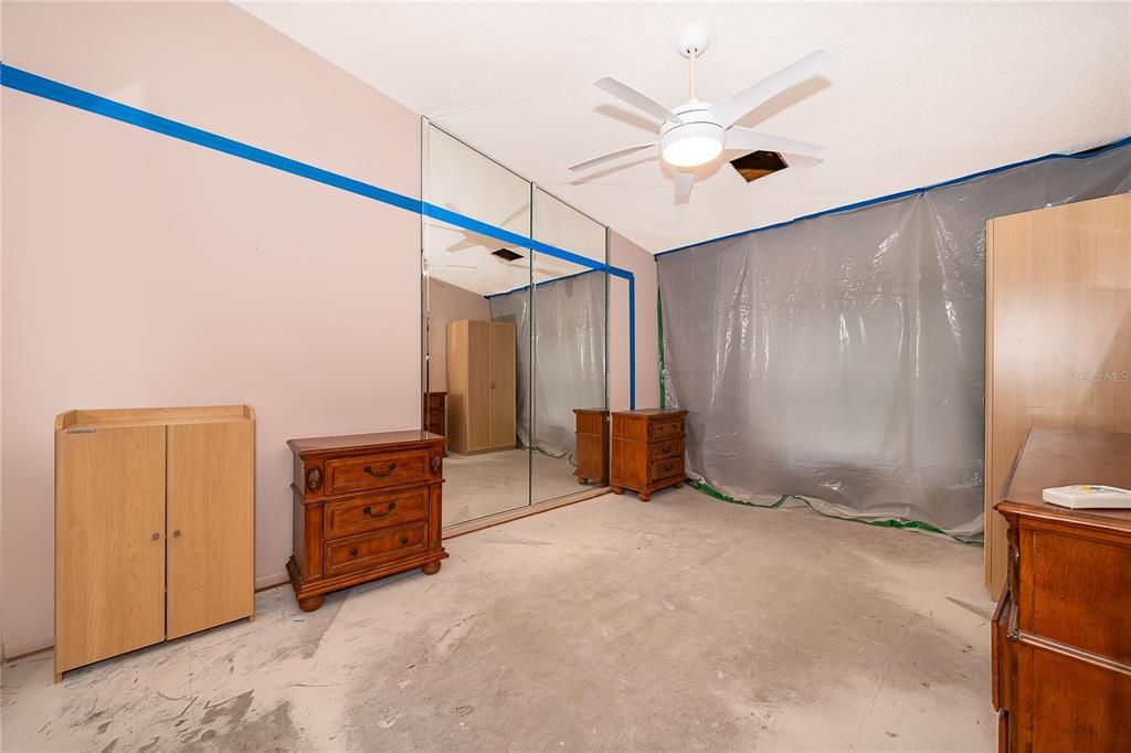 For Sale: $204,990 (2 beds, 2 baths, 889 Square Feet)