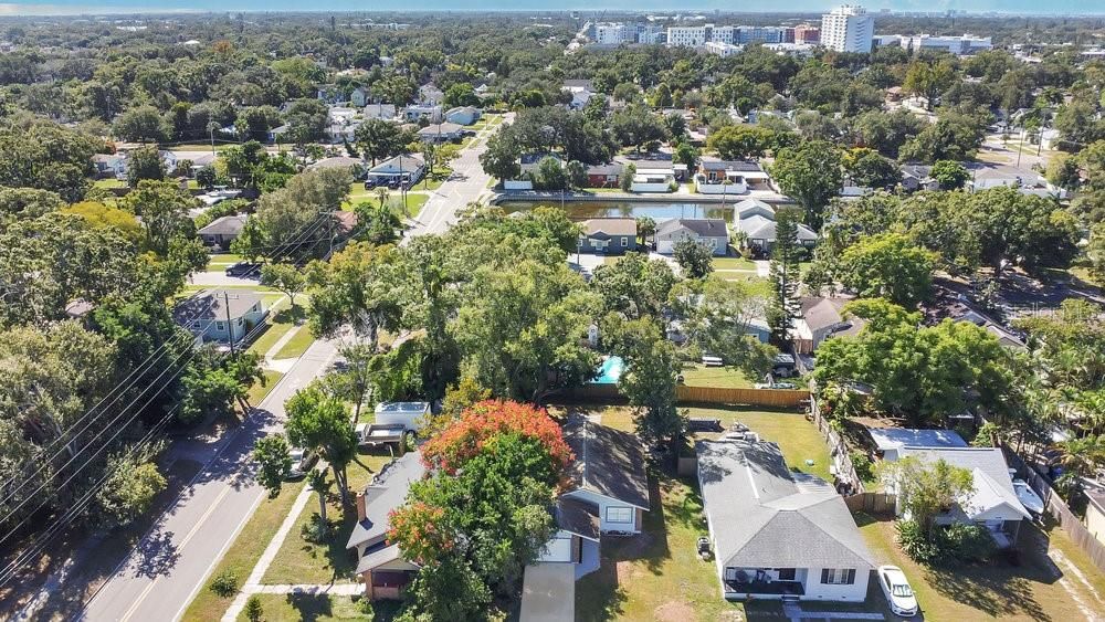 For Sale: $359,000 (2 beds, 1 baths, 908 Square Feet)