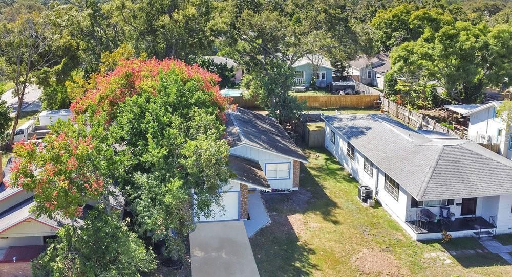 For Sale: $359,000 (2 beds, 1 baths, 908 Square Feet)