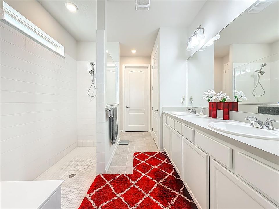 For Sale: $639,900 (4 beds, 3 baths, 2892 Square Feet)