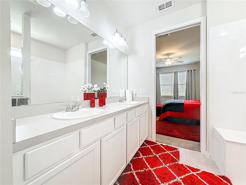 For Sale: $639,900 (4 beds, 3 baths, 2892 Square Feet)