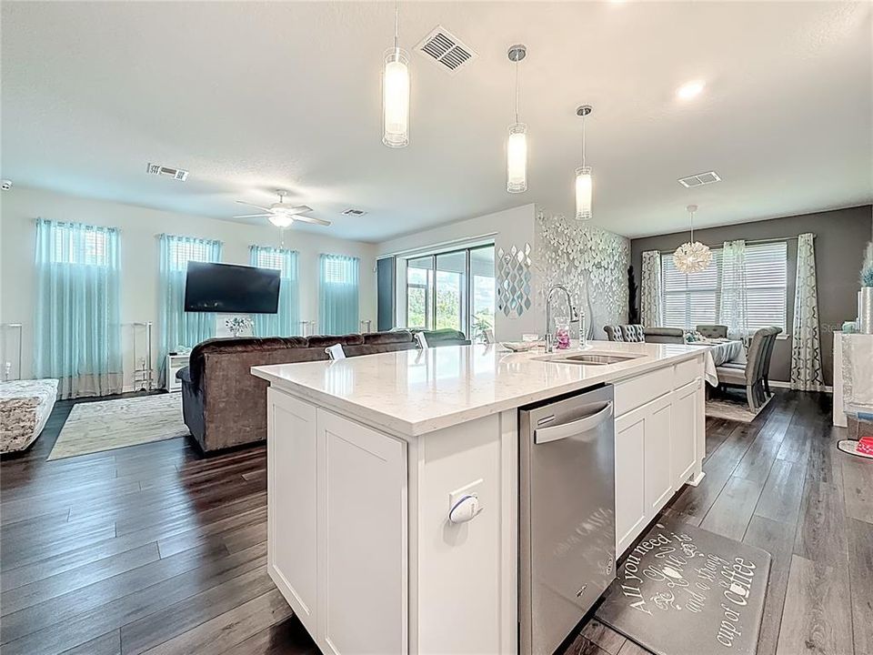 For Sale: $639,900 (4 beds, 3 baths, 2892 Square Feet)