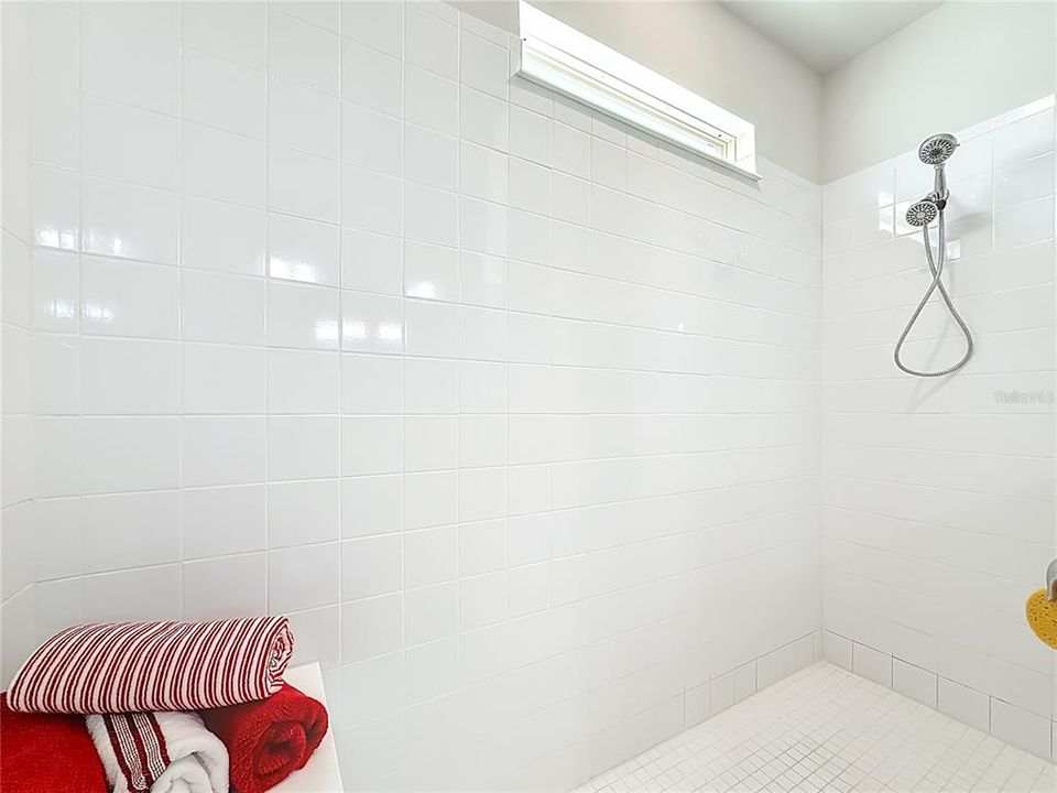 For Sale: $639,900 (4 beds, 3 baths, 2892 Square Feet)