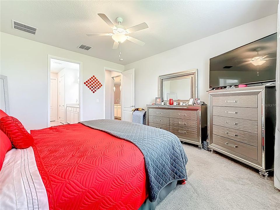 For Sale: $639,900 (4 beds, 3 baths, 2892 Square Feet)