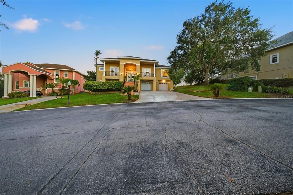 En Venta: $1,150,000 (4 camas, 4 baños, 4200 Pies cuadrados)