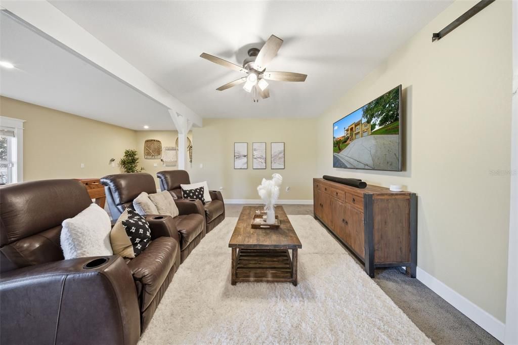 En Venta: $1,150,000 (4 camas, 4 baños, 4200 Pies cuadrados)