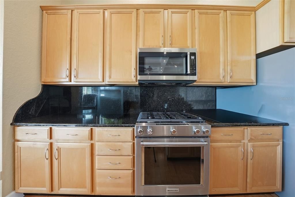 En Venta: $1,150,000 (4 camas, 4 baños, 4200 Pies cuadrados)