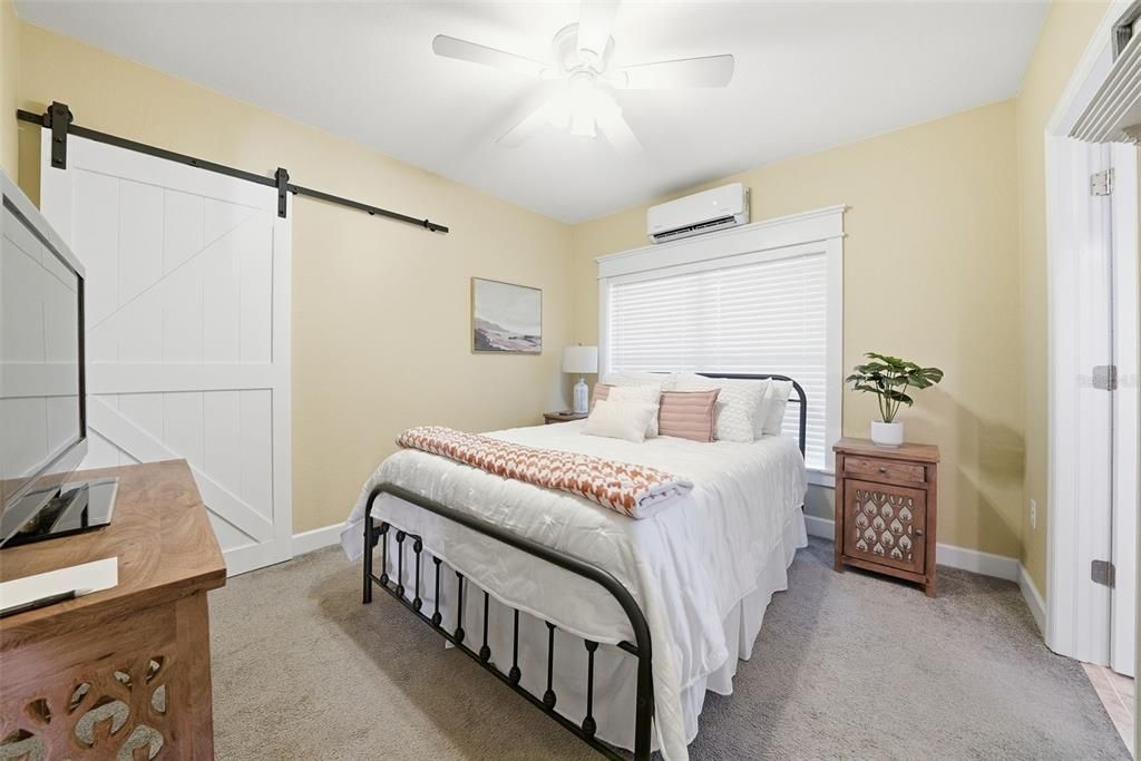 En Venta: $1,150,000 (4 camas, 4 baños, 4200 Pies cuadrados)