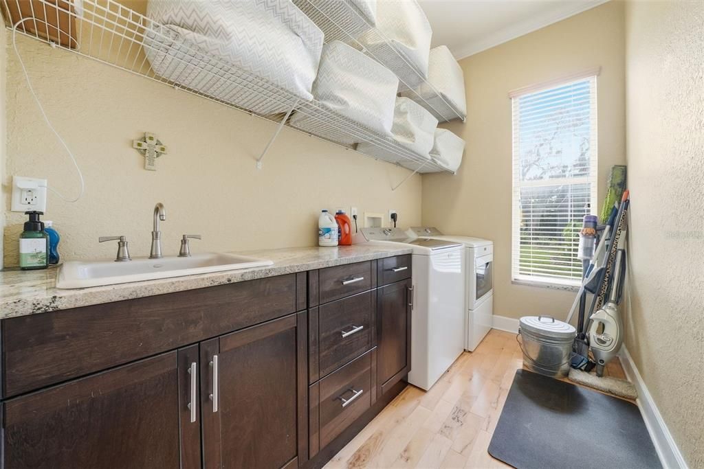 En Venta: $1,150,000 (4 camas, 4 baños, 4200 Pies cuadrados)