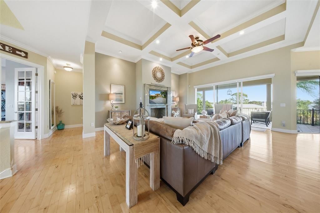 En Venta: $1,150,000 (4 camas, 4 baños, 4200 Pies cuadrados)