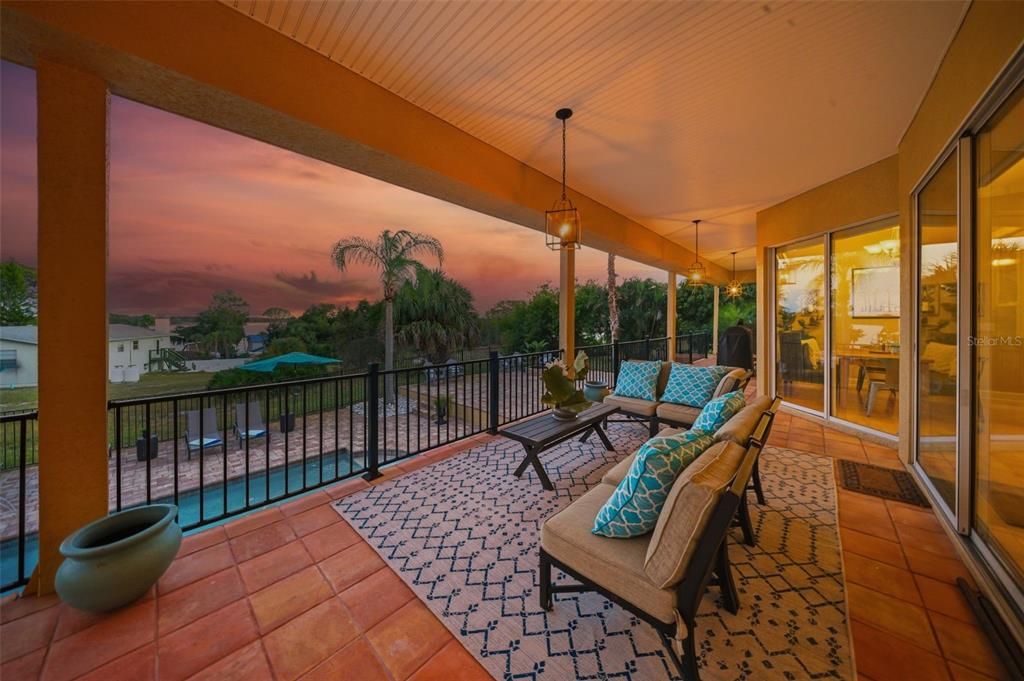 En Venta: $1,150,000 (4 camas, 4 baños, 4200 Pies cuadrados)