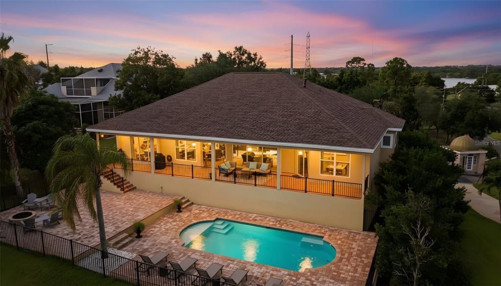 En Venta: $1,150,000 (4 camas, 4 baños, 4200 Pies cuadrados)