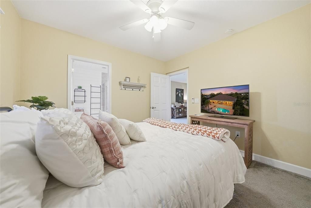 En Venta: $1,150,000 (4 camas, 4 baños, 4200 Pies cuadrados)