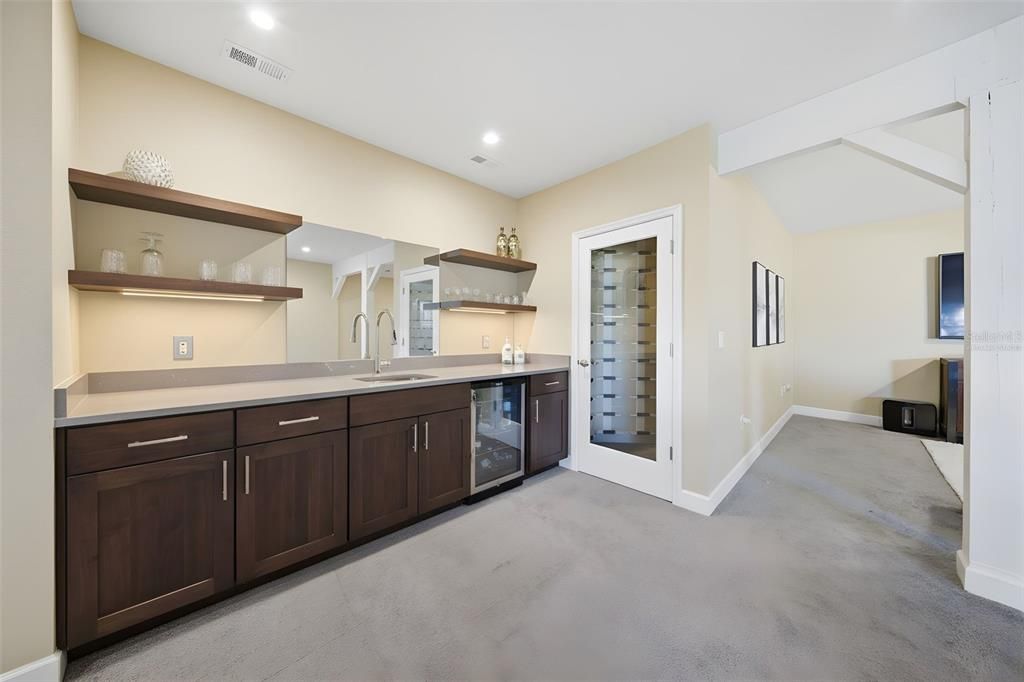 En Venta: $1,150,000 (4 camas, 4 baños, 4200 Pies cuadrados)