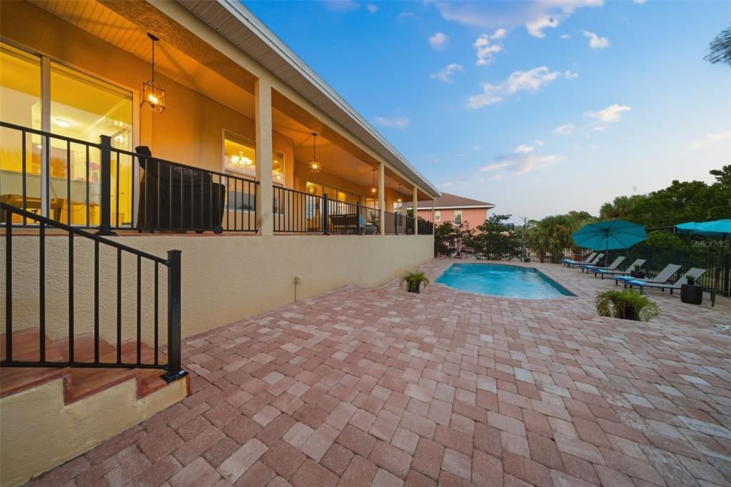 En Venta: $1,150,000 (4 camas, 4 baños, 4200 Pies cuadrados)