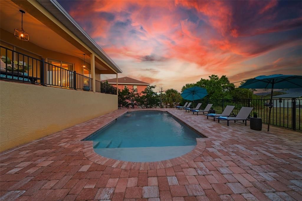 En Venta: $1,150,000 (4 camas, 4 baños, 4200 Pies cuadrados)