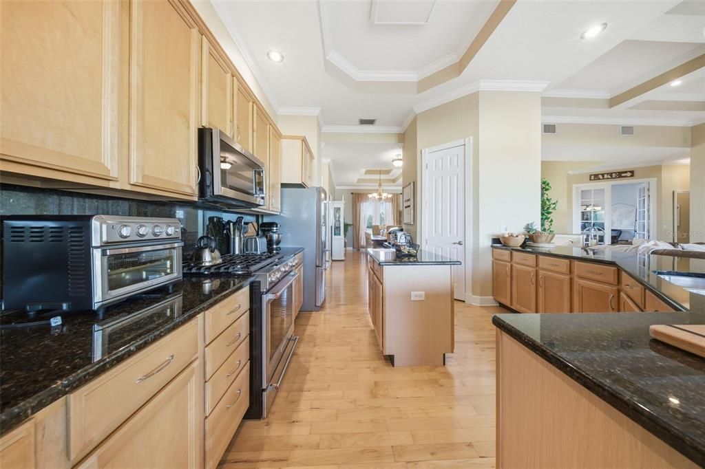 En Venta: $1,150,000 (4 camas, 4 baños, 4200 Pies cuadrados)