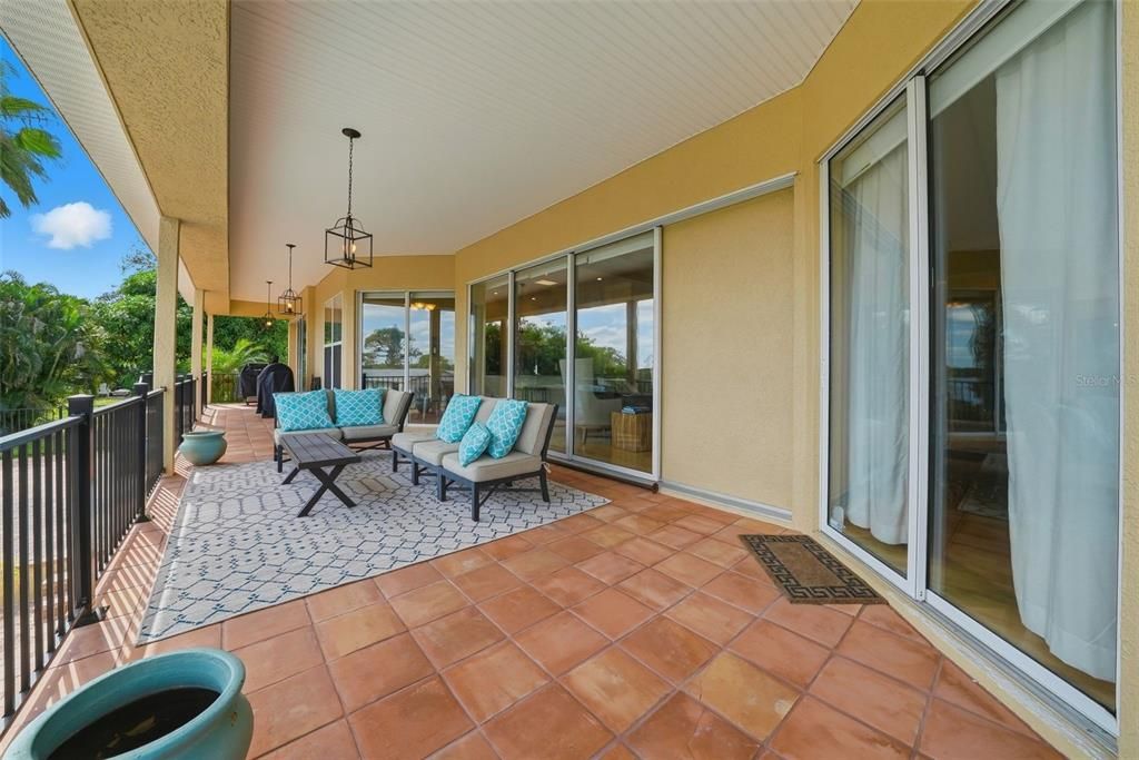 En Venta: $1,150,000 (4 camas, 4 baños, 4200 Pies cuadrados)