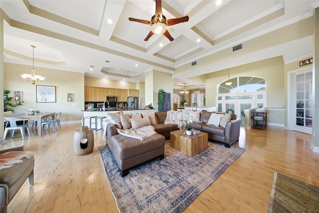 En Venta: $1,150,000 (4 camas, 4 baños, 4200 Pies cuadrados)