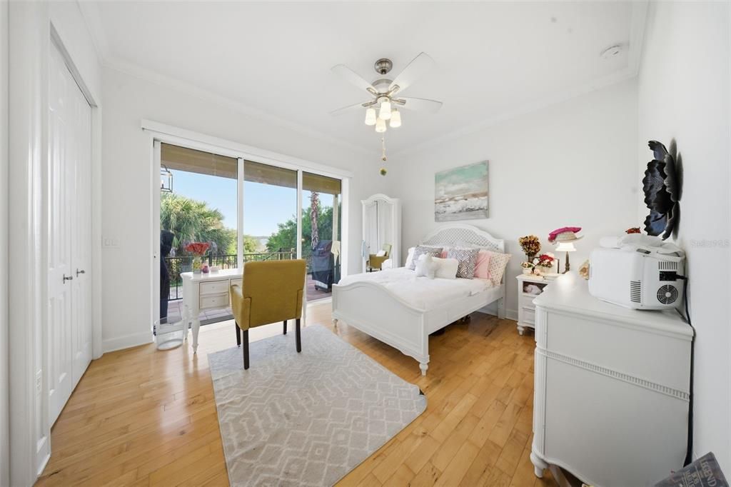 En Venta: $1,150,000 (4 camas, 4 baños, 4200 Pies cuadrados)