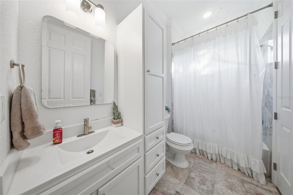 En Venta: $1,150,000 (4 camas, 4 baños, 4200 Pies cuadrados)