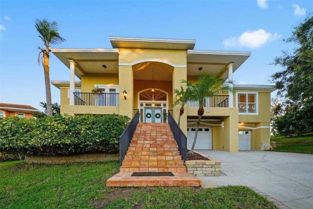 En Venta: $1,150,000 (4 camas, 4 baños, 4200 Pies cuadrados)