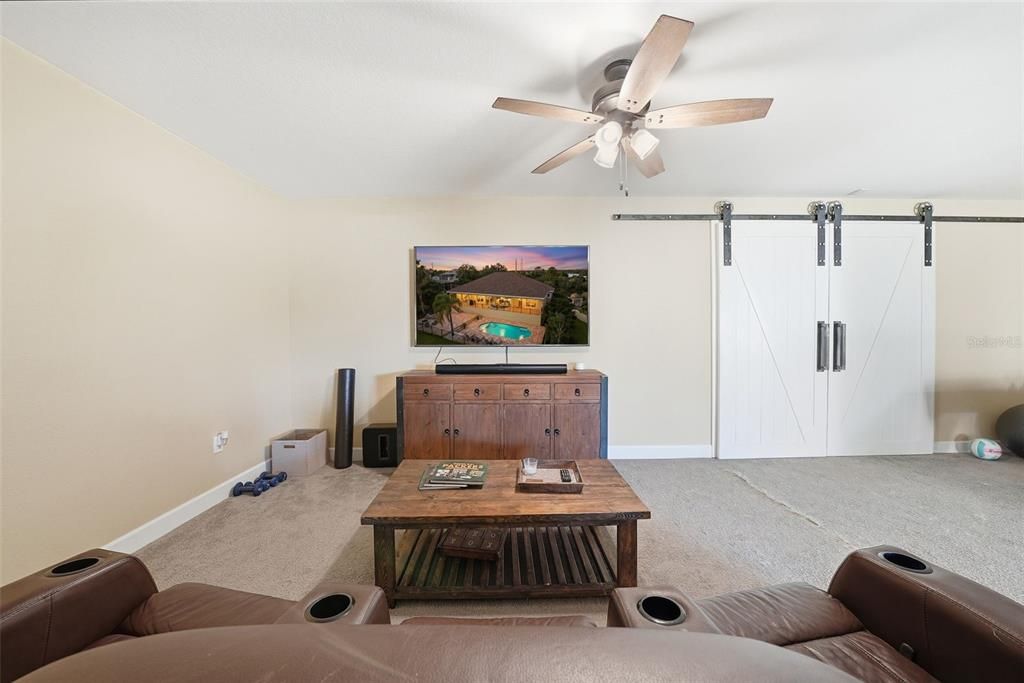 En Venta: $1,150,000 (4 camas, 4 baños, 4200 Pies cuadrados)