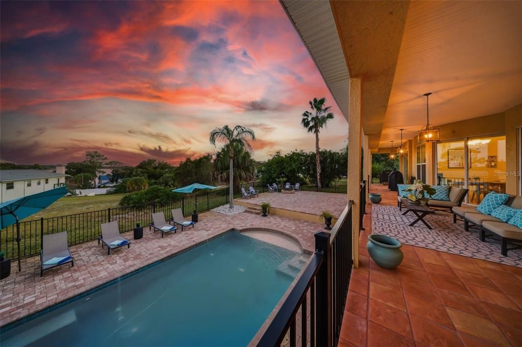 En Venta: $1,150,000 (4 camas, 4 baños, 4200 Pies cuadrados)