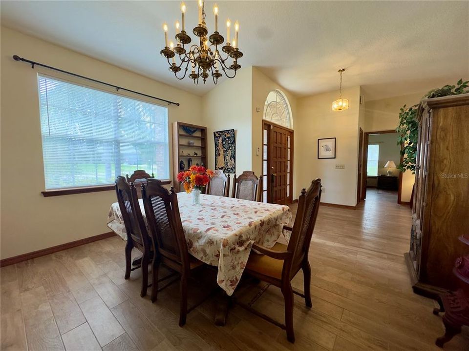 En Venta: $359,900 (3 camas, 2 baños, 1893 Pies cuadrados)