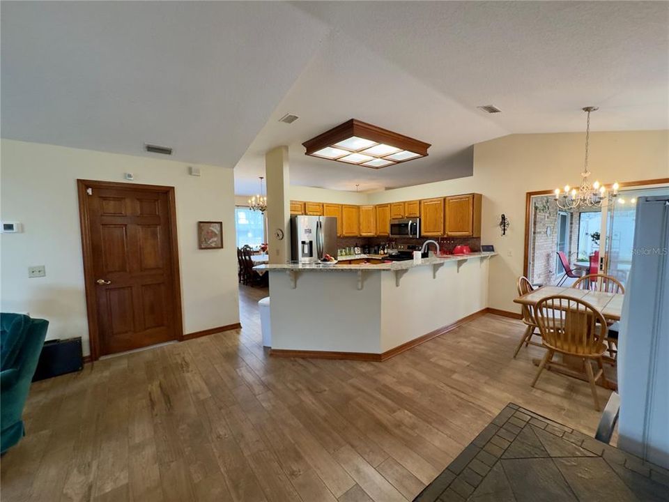 En Venta: $359,900 (3 camas, 2 baños, 1893 Pies cuadrados)