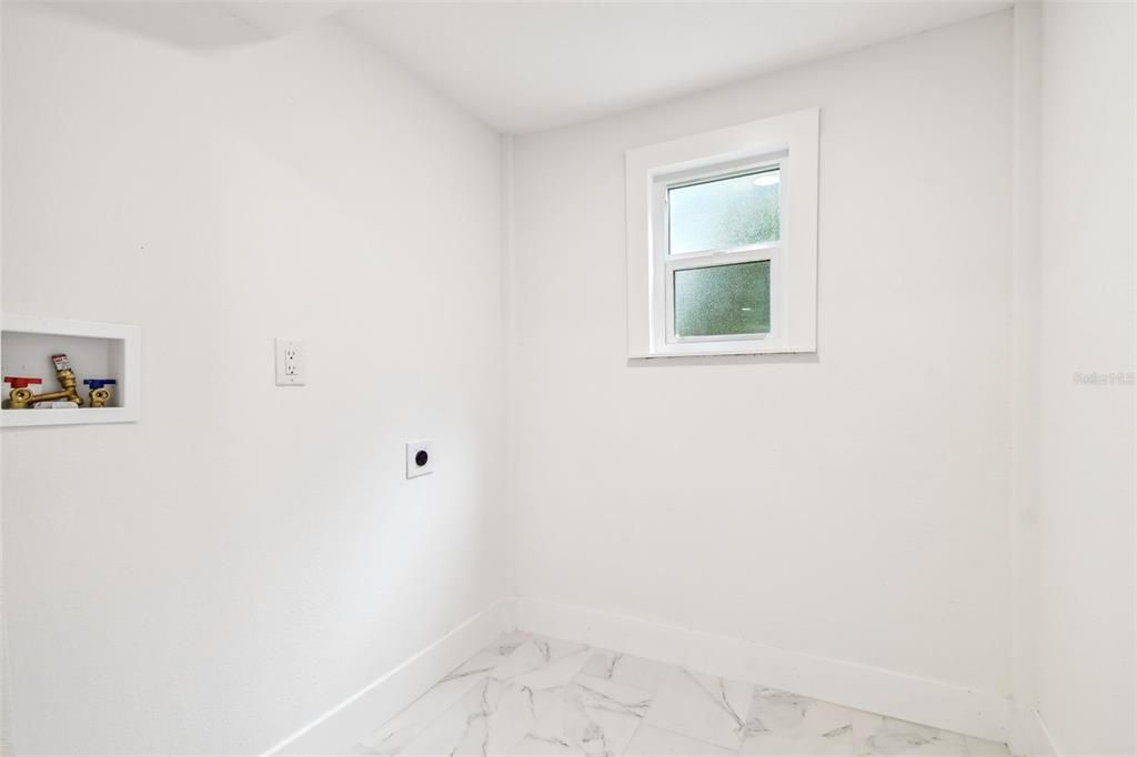 待售: $499,000 (3 贝兹, 2 浴室, 1700 平方英尺)