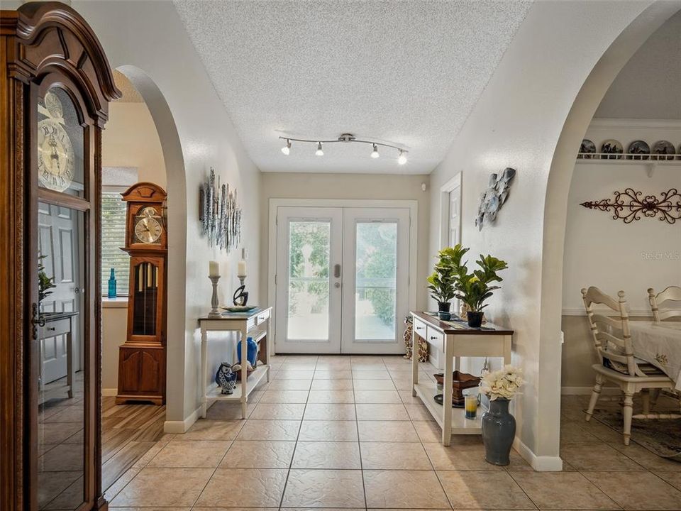 Activo con contrato: $849,000 (4 camas, 2 baños, 3052 Pies cuadrados)