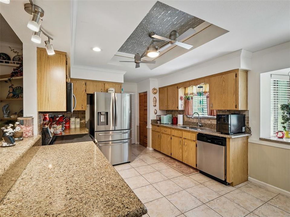 Activo con contrato: $849,000 (4 camas, 2 baños, 3052 Pies cuadrados)