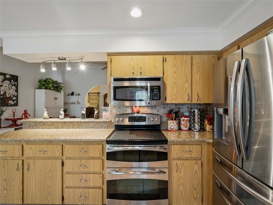 Activo con contrato: $849,000 (4 camas, 2 baños, 3052 Pies cuadrados)