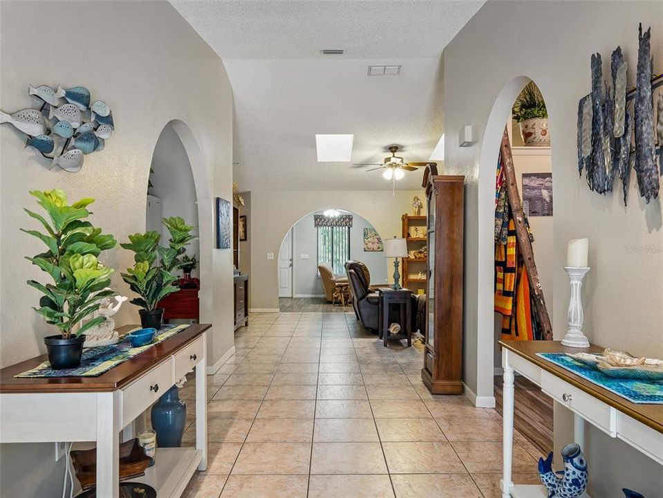 Activo con contrato: $849,000 (4 camas, 2 baños, 3052 Pies cuadrados)