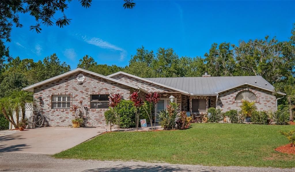 Activo con contrato: $849,000 (4 camas, 2 baños, 3052 Pies cuadrados)