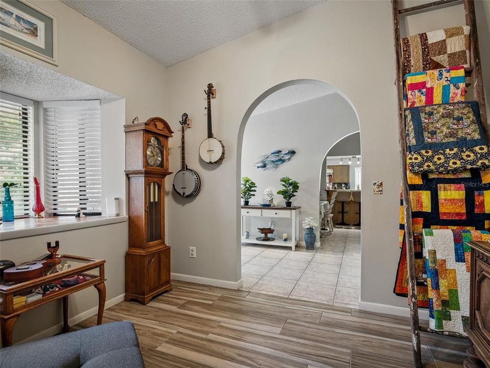 Activo con contrato: $849,000 (4 camas, 2 baños, 3052 Pies cuadrados)