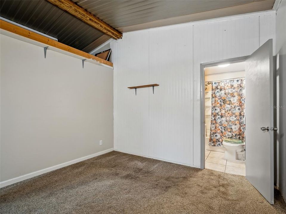 Activo con contrato: $849,000 (4 camas, 2 baños, 3052 Pies cuadrados)