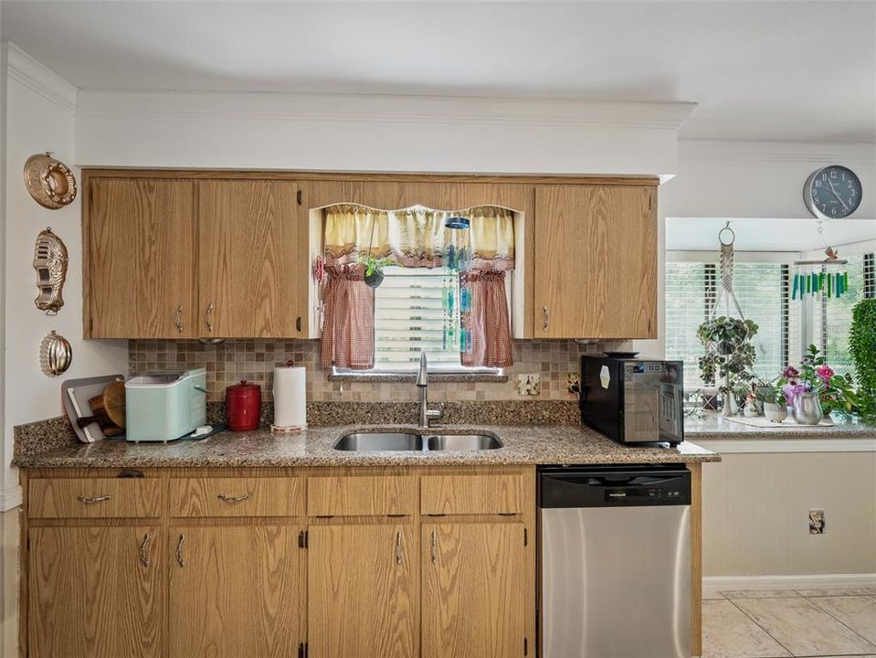 Activo con contrato: $849,000 (4 camas, 2 baños, 3052 Pies cuadrados)