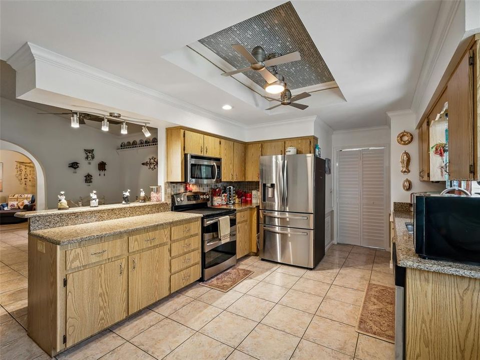 Activo con contrato: $849,000 (4 camas, 2 baños, 3052 Pies cuadrados)