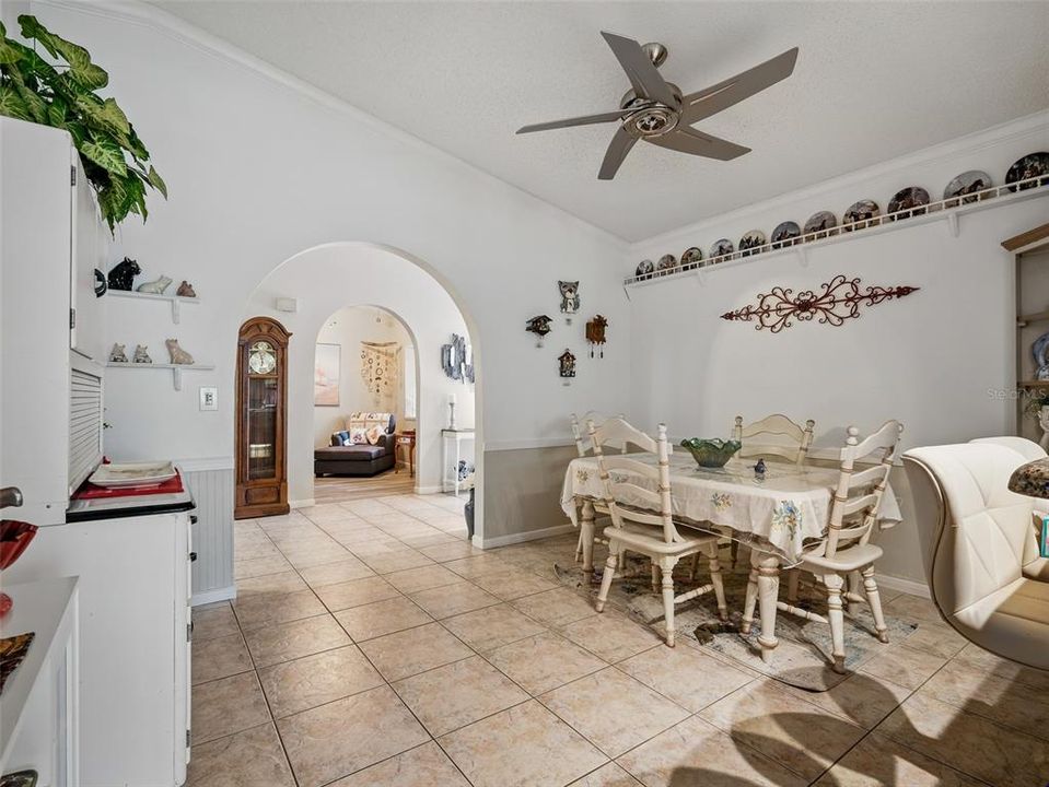 Activo con contrato: $849,000 (4 camas, 2 baños, 3052 Pies cuadrados)