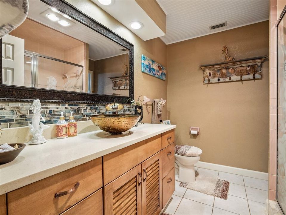 Activo con contrato: $849,000 (4 camas, 2 baños, 3052 Pies cuadrados)