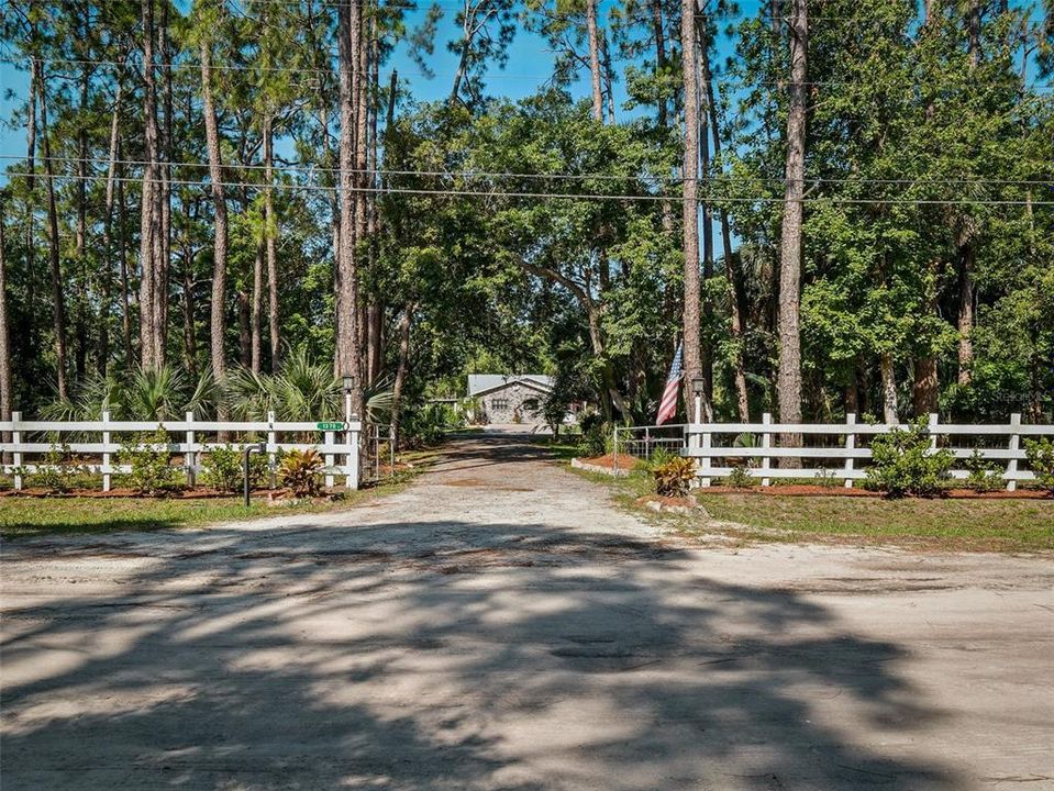 Activo con contrato: $849,000 (4 camas, 2 baños, 3052 Pies cuadrados)