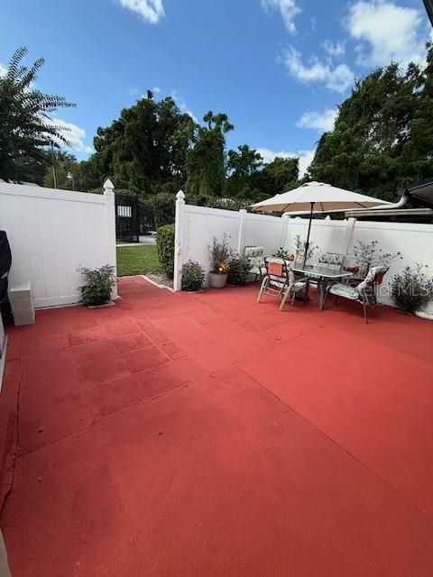 For Sale: $239,900 (3 beds, 2 baths, 1256 Square Feet)