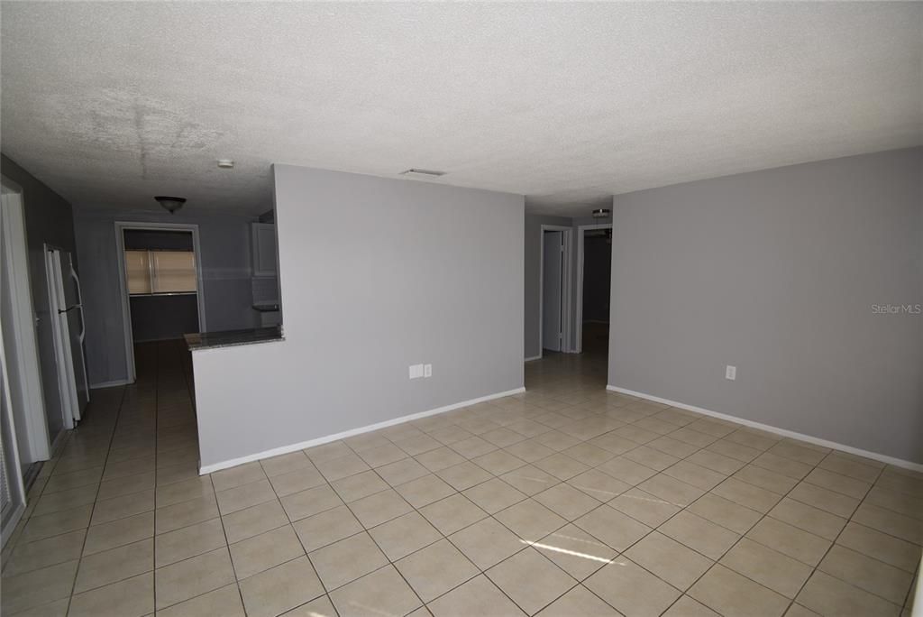 For Rent: $1,675 (3 beds, 2 baths, 1140 Square Feet)