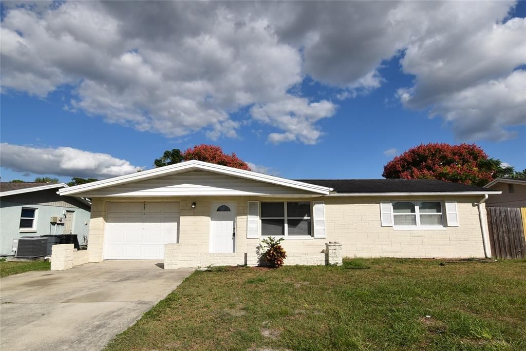 For Rent: $1,675 (3 beds, 2 baths, 1140 Square Feet)