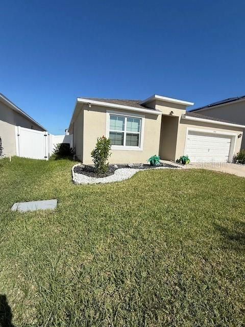 For Rent: $2,600 (4 beds, 2 baths, 1846 Square Feet)