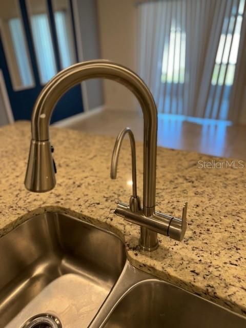 For Rent: $2,600 (4 beds, 2 baths, 1846 Square Feet)